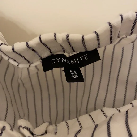 🧁Off the shoulder pin striped black and white button up shirt - Picture 3 of 7
